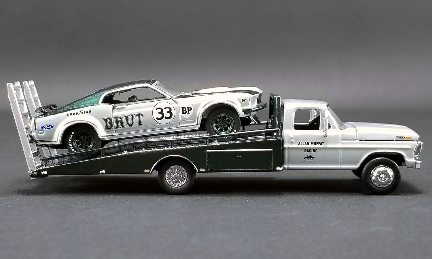1:64 1970 Ford F-350 Ramp Truck w/ #33 1969 Trans Am Mustang